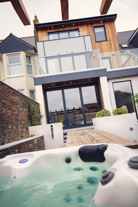 George24 - Spectacular, 5 Minutes To The Beach New Quay Exterior foto