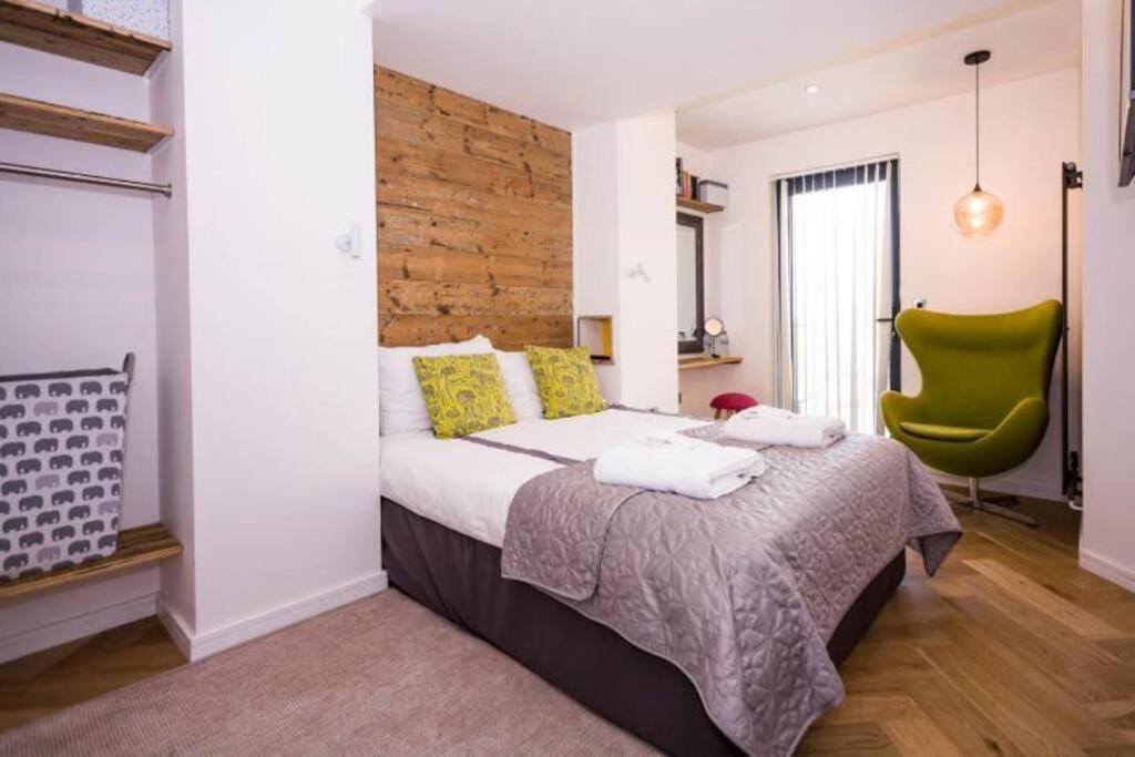 George24 - Spectacular, 5 Minutes To The Beach New Quay Exterior foto