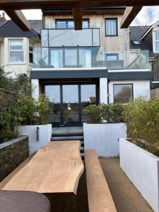 George24 - Spectacular, 5 Minutes To The Beach New Quay Exterior foto