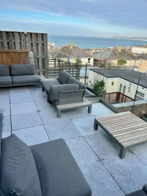 George24 - Spectacular, 5 Minutes To The Beach New Quay Exterior foto
